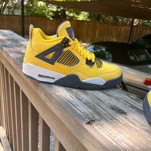 Jordan 4’s “lightning 4’s”